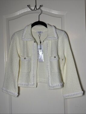 ✨NEW ✨CHANEL OFF WHITE CARDIGAN